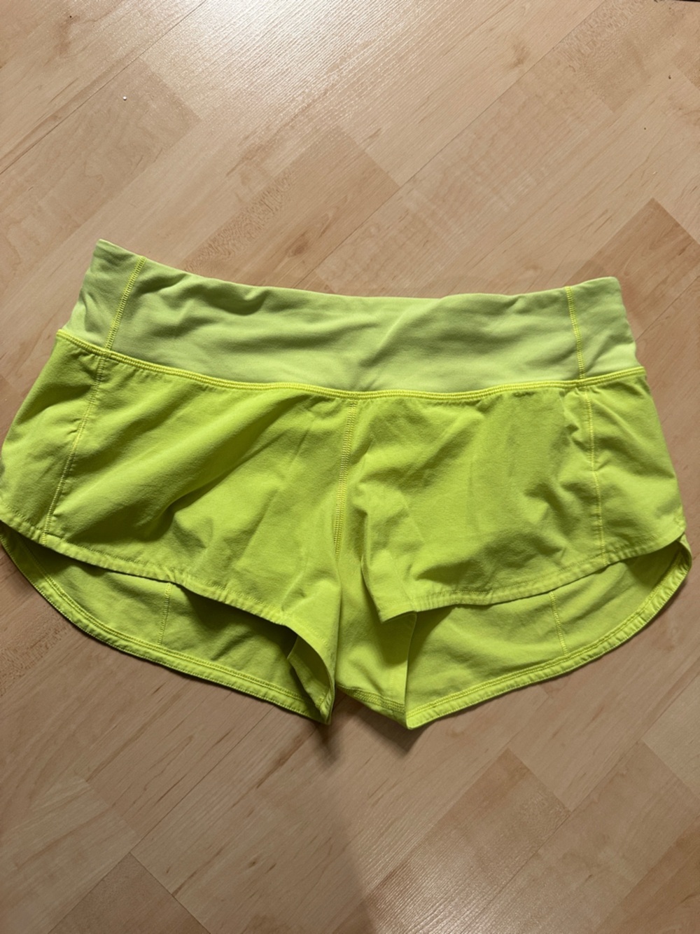 Lululemon Speed Up Low-Rise Lined Shorts Neon Yellow 6